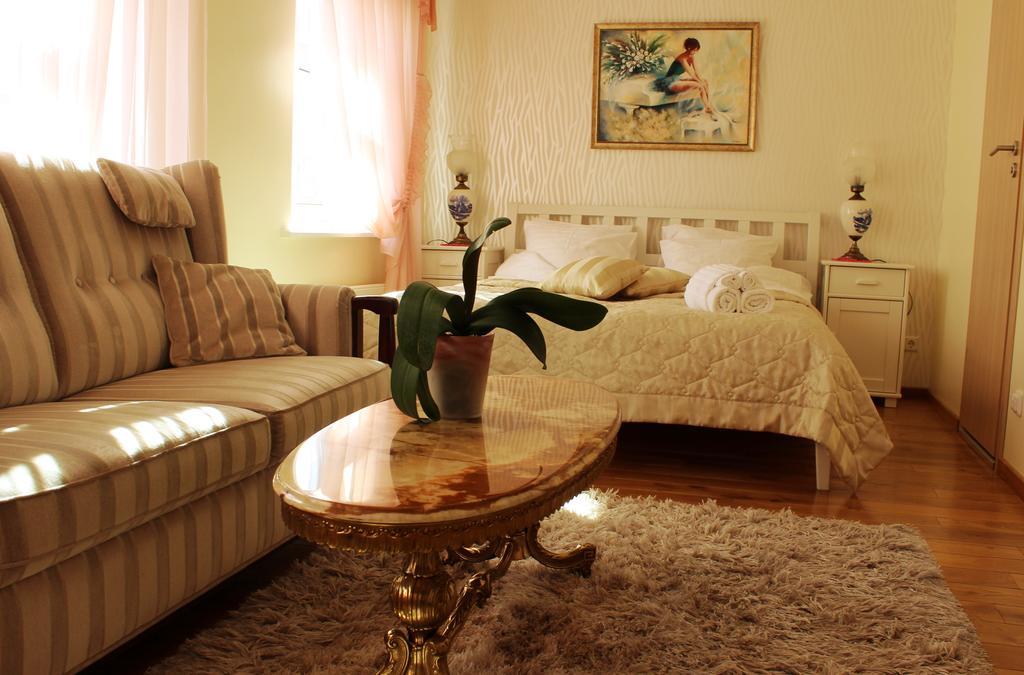 Embrace Hotel & Apartments Pärnu Quarto foto
