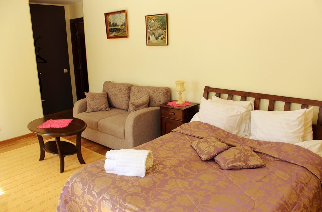 Embrace Hotel & Apartments Pärnu Quarto foto