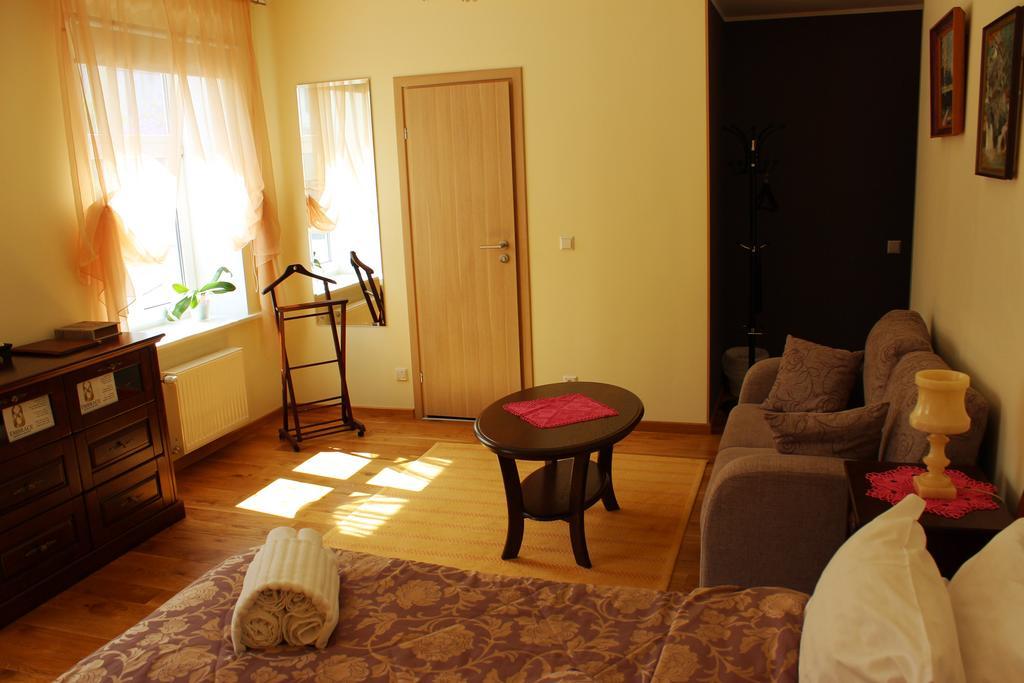 Embrace Hotel & Apartments Pärnu Quarto foto