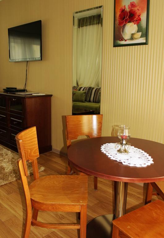 Embrace Hotel & Apartments Pärnu Quarto foto